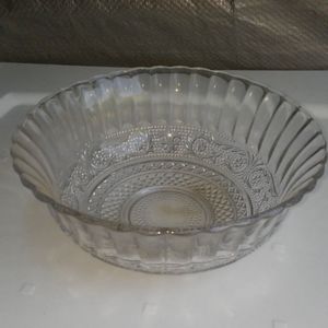 VINTAGE CRYSTAL IRIS HERRINGBONE BOWL.